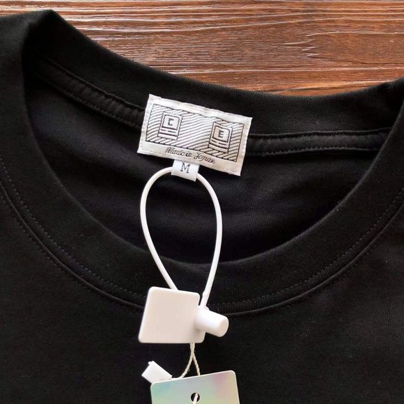 Cavermpt Black Ss Green Figure Reflective Abstract Print - Picture 13 of 16